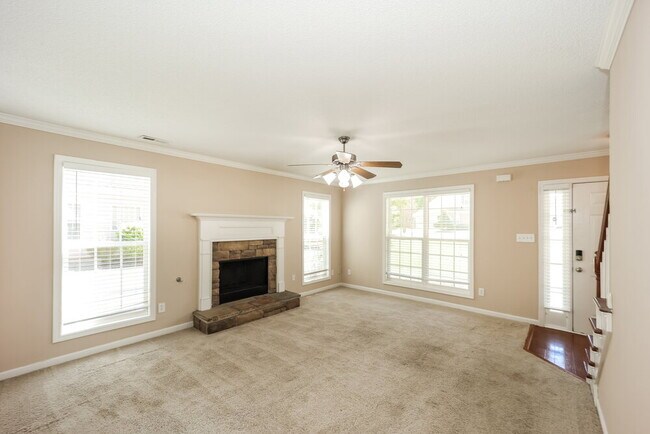 Building Photo - 44 Avondale Cir