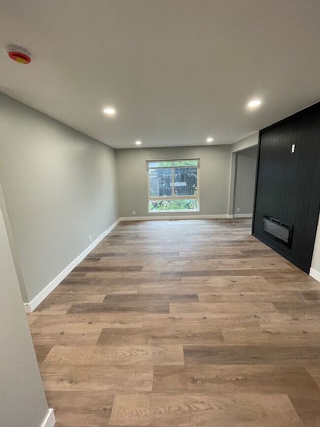 Foto del edificio - Coming Soon Remodeled 3 bedroom 2 bath House