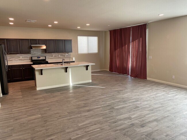 Building Photo - Rhodes Ranch New houses