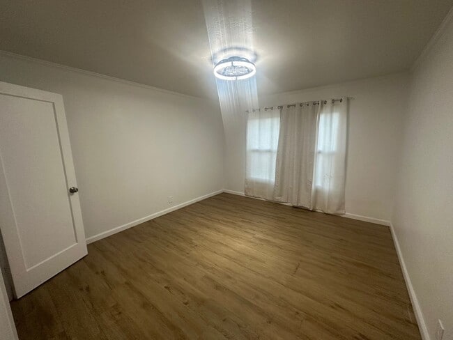 Foto del edificio - Affordable Duplex Unit. Move-in Ready