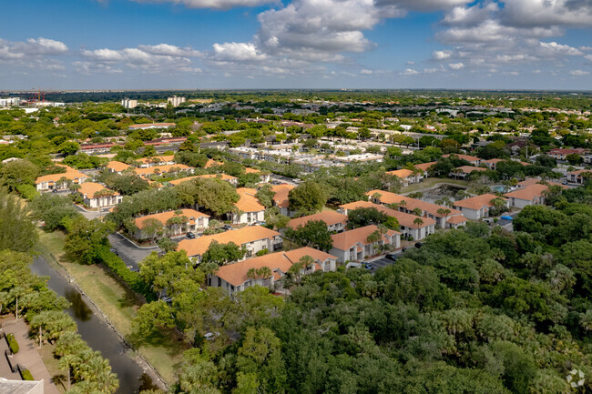 Aerial Photo - Crescent Cove Apartments