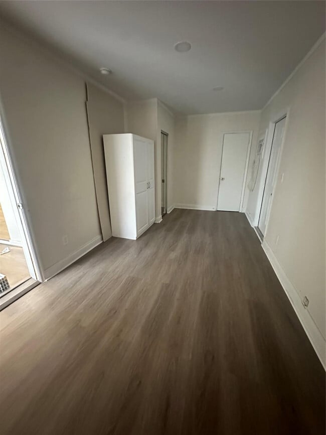 Building Photo - 1834 Fletcher St