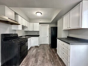 Building Photo - 318 N 27th Ave