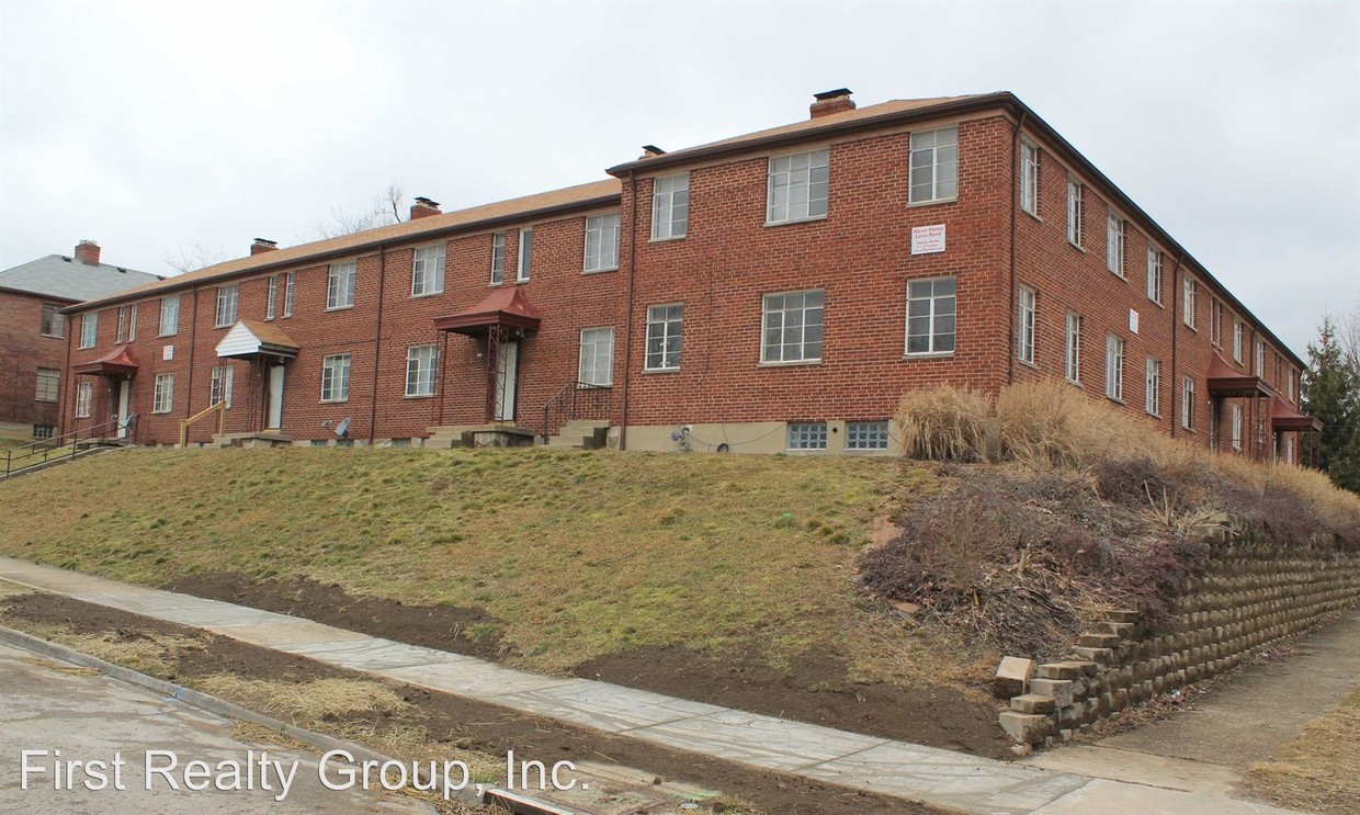 Primary Photo - 231-239 Ryburn Ave