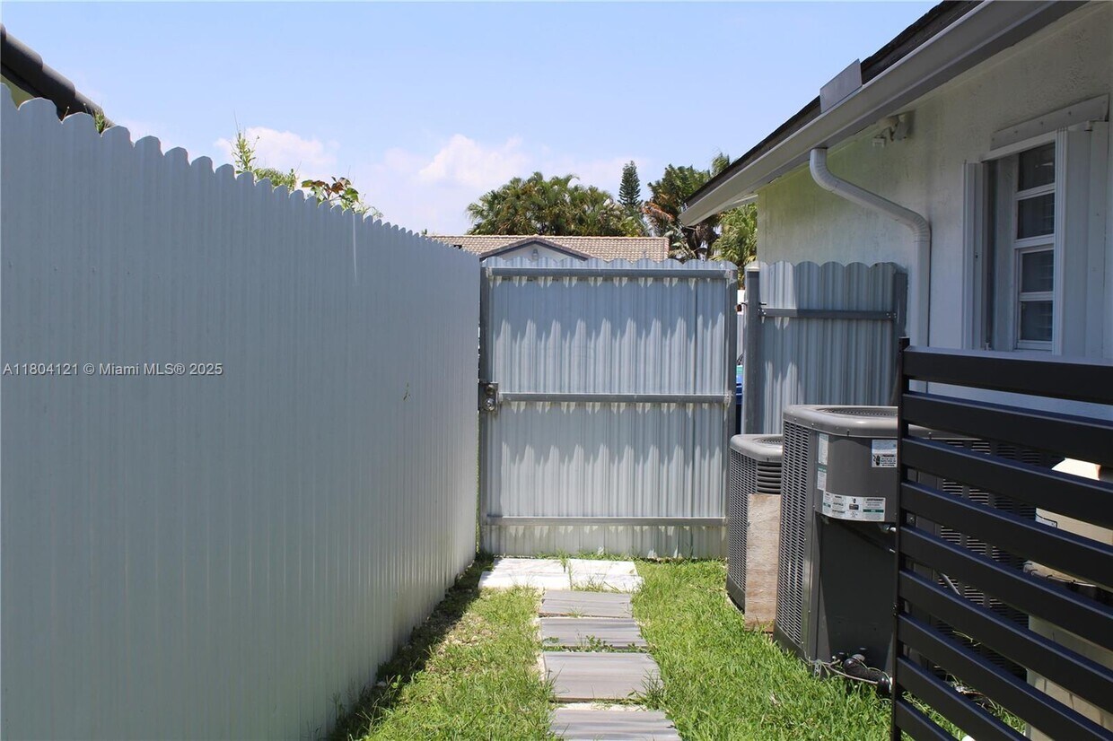 Primary Photo - 14670 SW 150th St