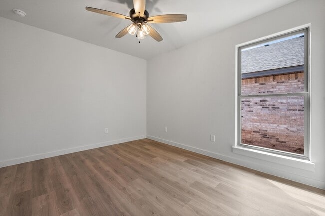 Foto del edificio - 2025 Cottonwood Ave