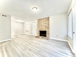 Building Photo - 632 23rd St E