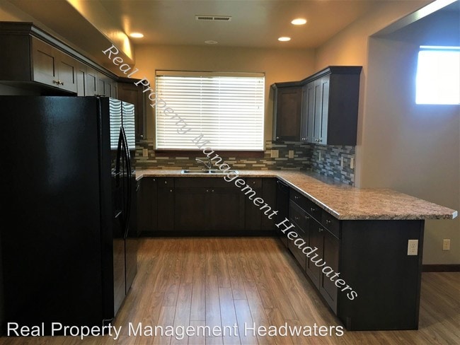 Building Photo - 865 Napa Dr