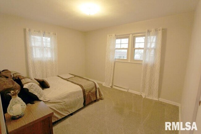 Foto del edificio - 2802 W Huntington Dr