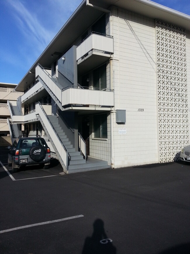 Building Photo - 1329 Kaihee St