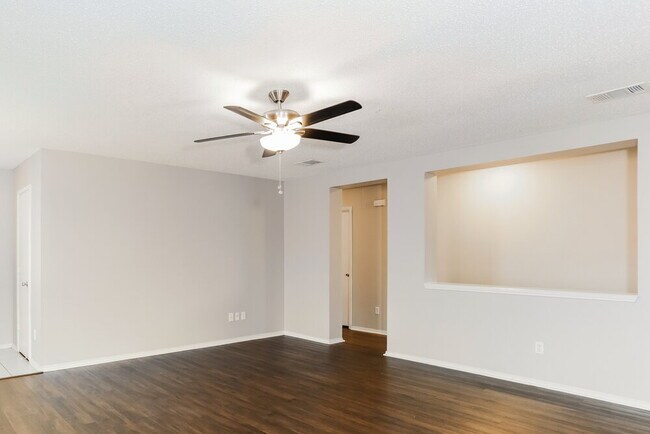 Foto del edificio - 249 Heritage Dr