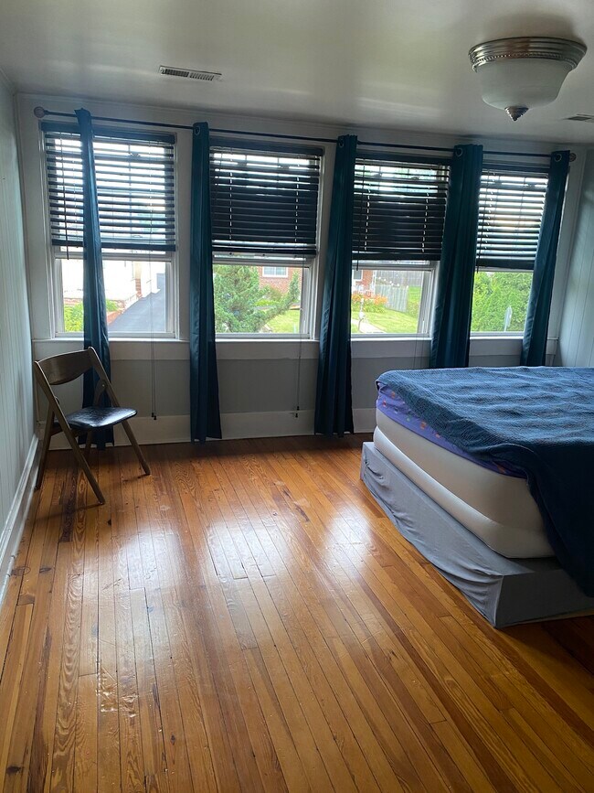 Foto del edificio - 7606 Seven Mile Ln