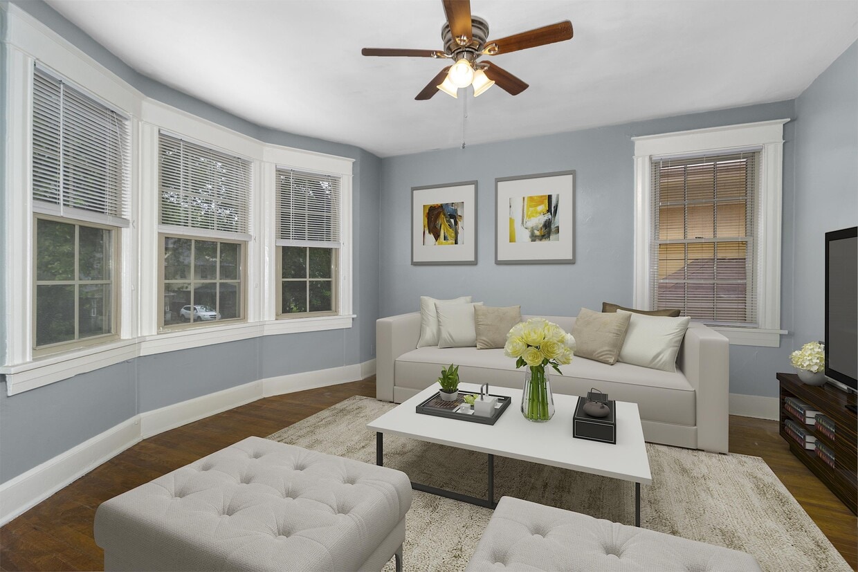 3714 Walnut St Unit 2, Kansas City, MO 64111 Room for Rent in Kansas