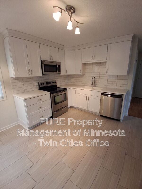 Building Photo - 4301 Amber Dr