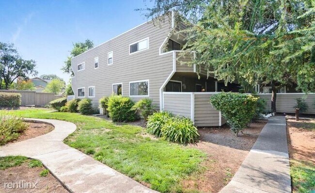 Building Photo - 2 br, 1.5 bath Townhome - 2183 W Steele Ln