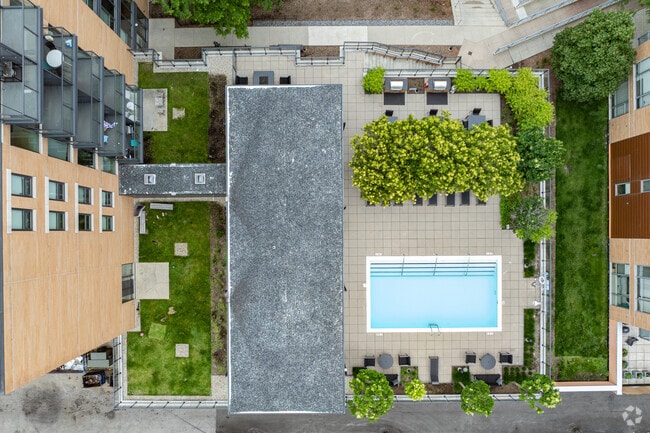 Patio - 1717 Apartments