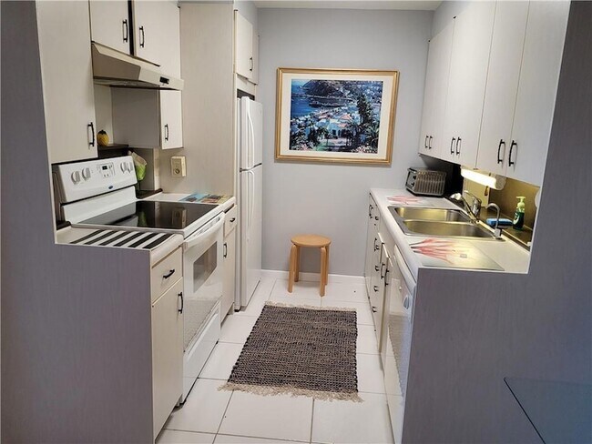 Building Photo - 4302 Martinique Cir