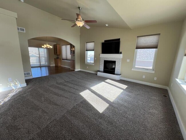 Foto del edificio - 1354 Dorothy Ln