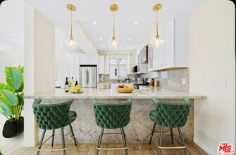 Building Photo - 1654 Greenfield Ave