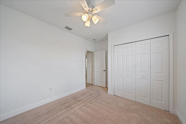 Building Photo - Beautiful Annual 4 Bedroom 2 Bath Single F...