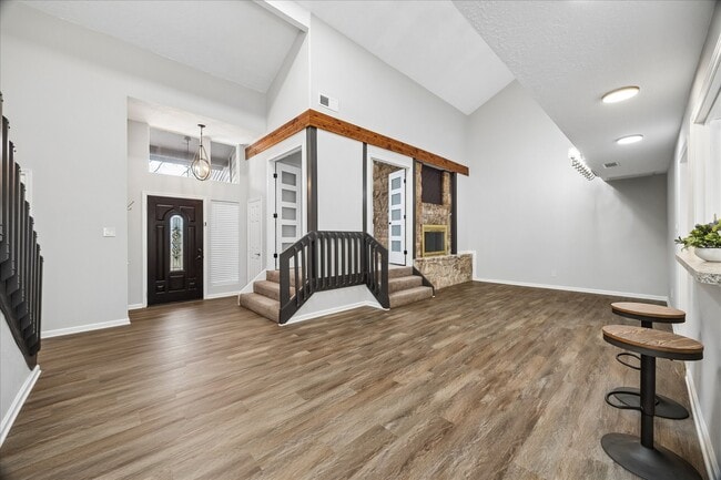 Building Photo - 15754 Walkwood Dr