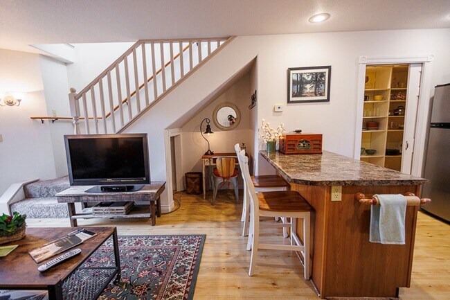 Foto del edificio - The Nest: Fully Furnished detached Cottage...
