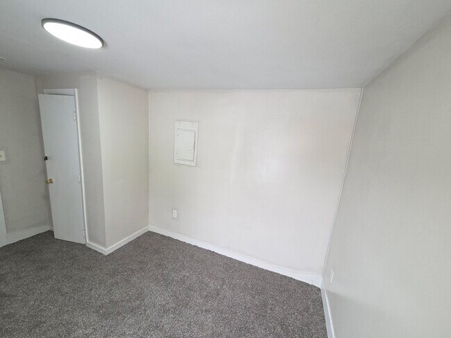 Building Photo - 16 Jefferson St