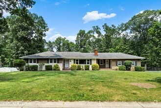 Building Photo - 773 Nutswamp Rd