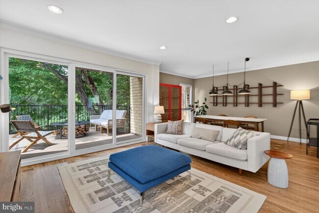Foto del edificio - 11131 Saffold Way