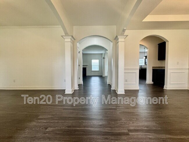Foto del edificio - 5037 Lexington Ln