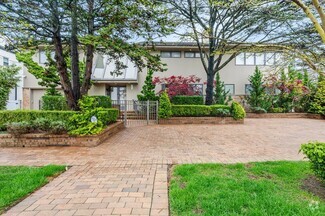 Building Photo - 40 Cayuga Ave