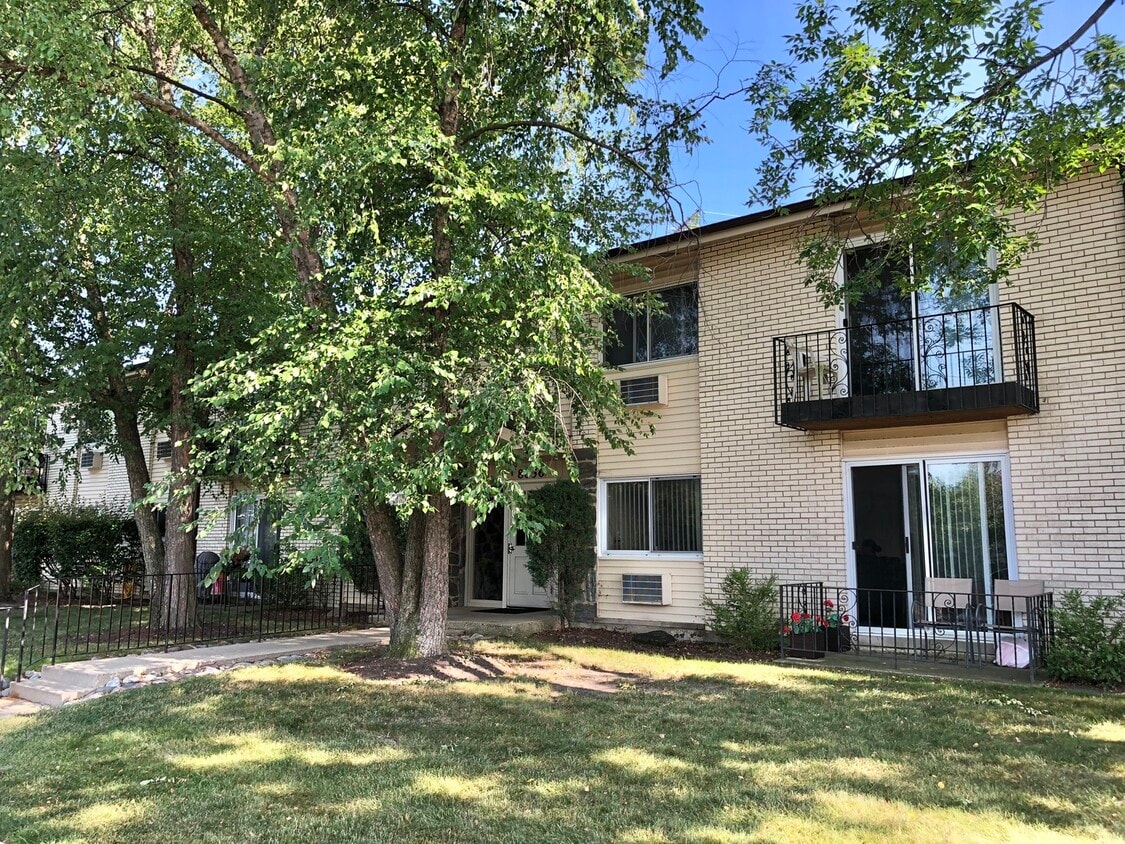 Primary Photo - 8856 Northshore Dr