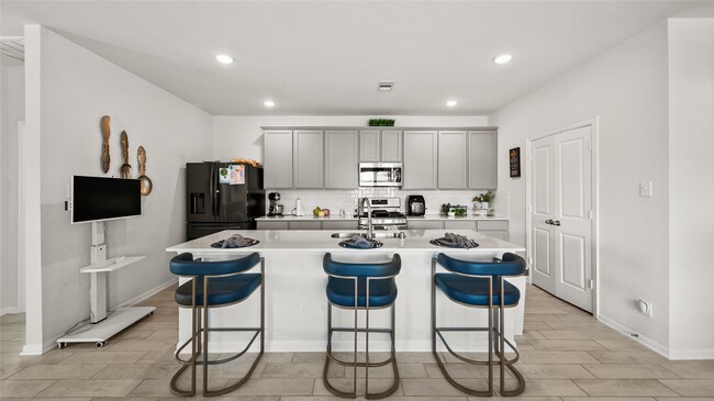 Building Photo - 1326 Ponderosa Pne Dr
