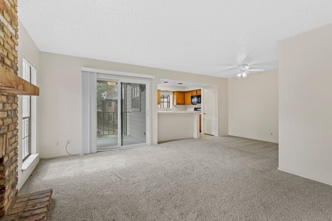 Photo - 15221 Berry Trail Townhome