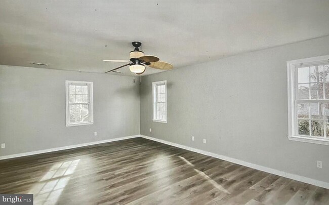 Building Photo - 12707 Forest Mill Dr