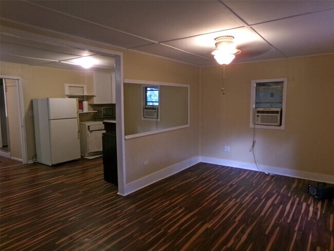 Foto del edificio - 15251 W State Hwy 29