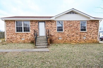 Building Photo - 208 E Hillcrest Dr