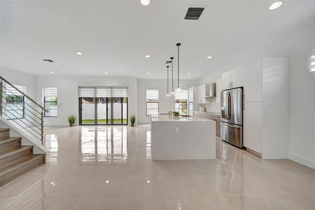 Foto del edificio - 1454 SW 23rd St