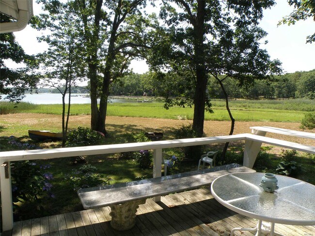 Foto del edificio - 2880 Harbor Ln