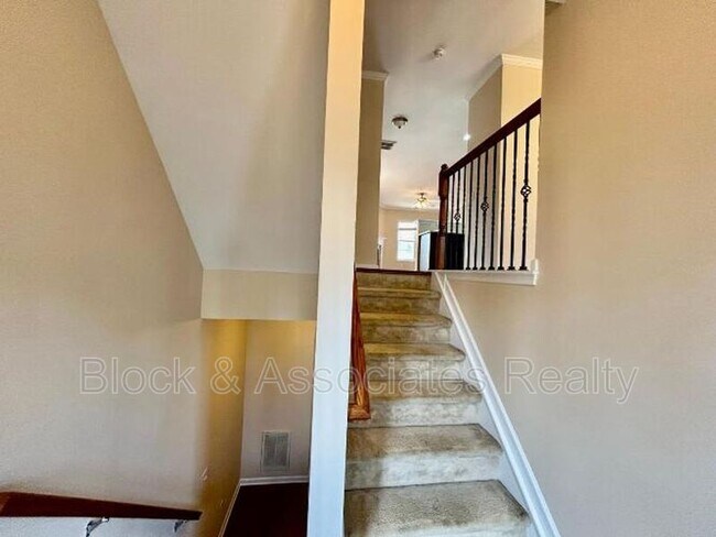 Foto del edificio - 705 Keystone Park Dr