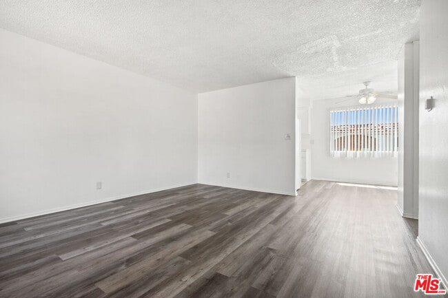 Building Photo - 14108 Doty Ave