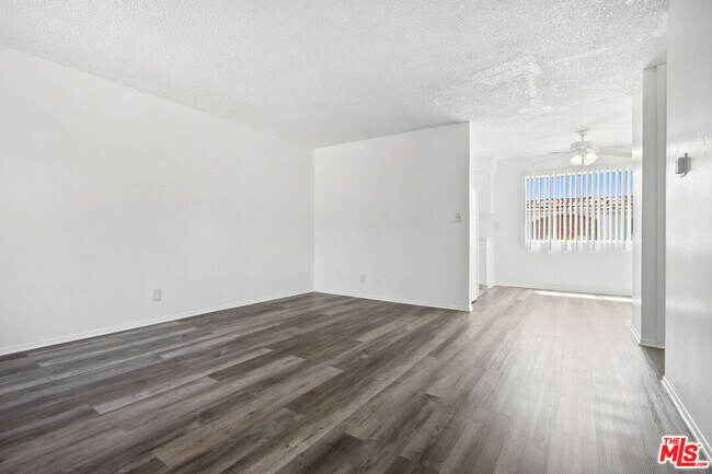 Foto del edificio - 14108 Doty Ave