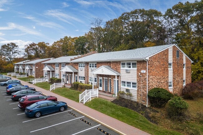 Photo - Maple Crest Apartments