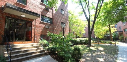 Building Photo - 20 Riverside St
