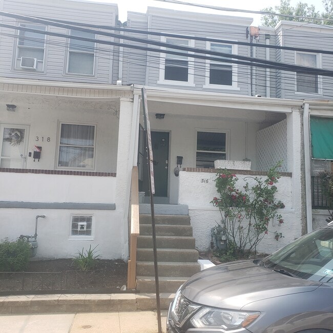 Building Photo - 316 Woodbine Ave