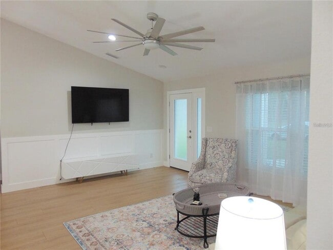 Foto del edificio - 451 Tanager Rd