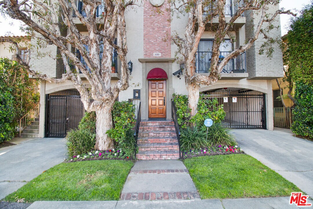Building Photo - 839 S Holt Ave