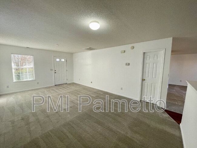 Foto del edificio - 944 Schofield Ln