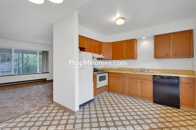 Building Photo - Two Bedroom Escape in the Heart of Oregon City! NEW PHOTOS