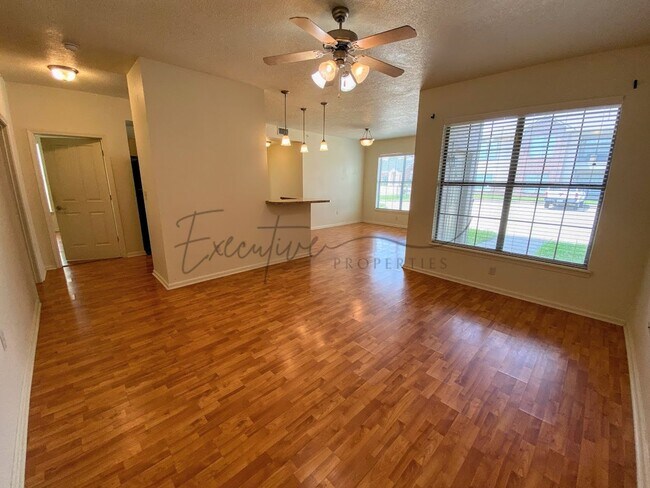 Foto del edificio - 309 E Hale St